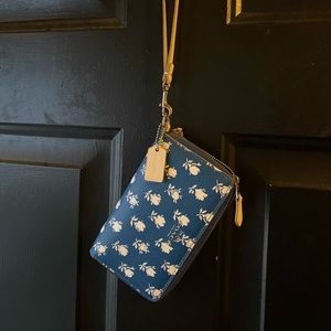 Coach wristlet wallet